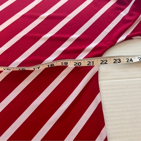 Croft & Barrow red and white short open sleeve womens medium top with ties - Picture 6 of 9